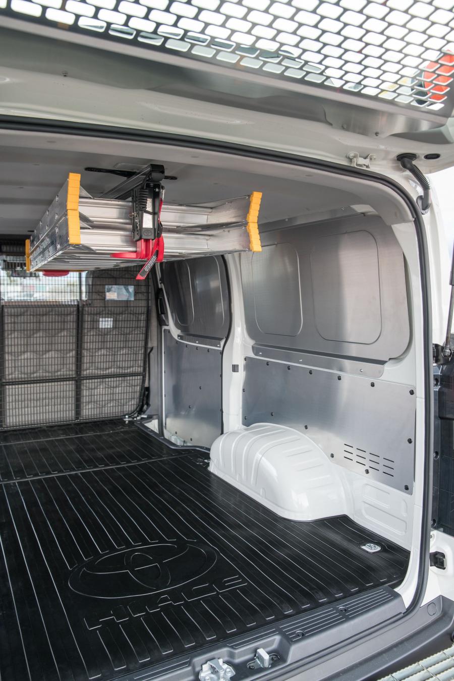 Багажник Toyota Hiace LWB Van Accessorized 2019 года  (AU) (фото 2 из 3)